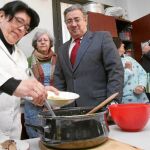 Unos 27000 sevillanos se benefician del millar de talleres de los distritos