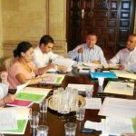 Imagen de la reunión de grupo que efectuó la mañana de ayer el equipo socialista