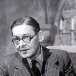 Eliot publicó reseñas desde su juventud