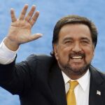 Bill Richardson «planta» a Obama a dos semanas de su toma de posesión
