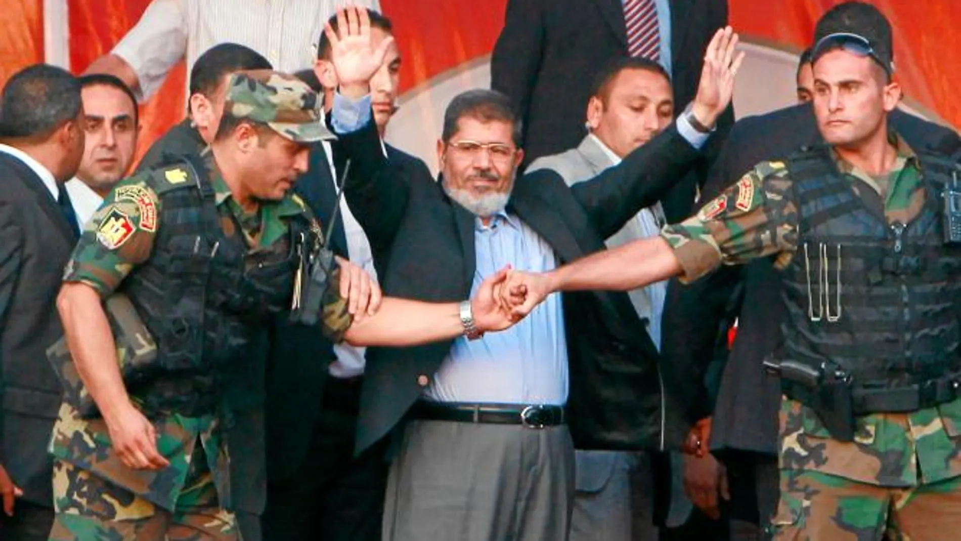 Tahrir corona a Mursi