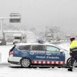 La nieve obliga a cortar la AP-7 y otras cuatro carreteras en Cataluña