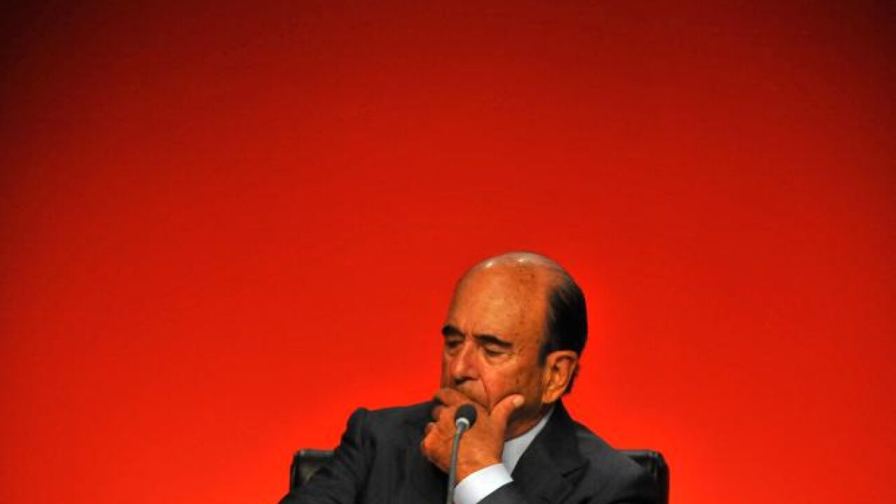 Botín encabeza la rebelión de la banca contra la quita de deuda