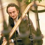 El autor mallorquín José Carlos Llop regresa ahora a la poesía, aunque también es un excelente novelista y ensayista