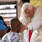  El Papa denuncia la corrupción y pide justicia y paz para África