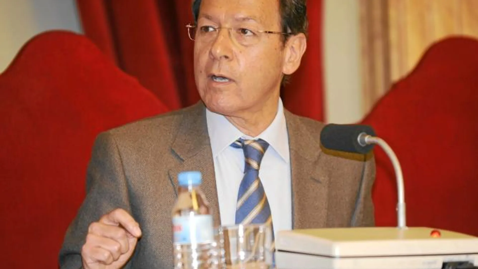 Cámara alaba la reforma de Rajoy para reordenar las competencias