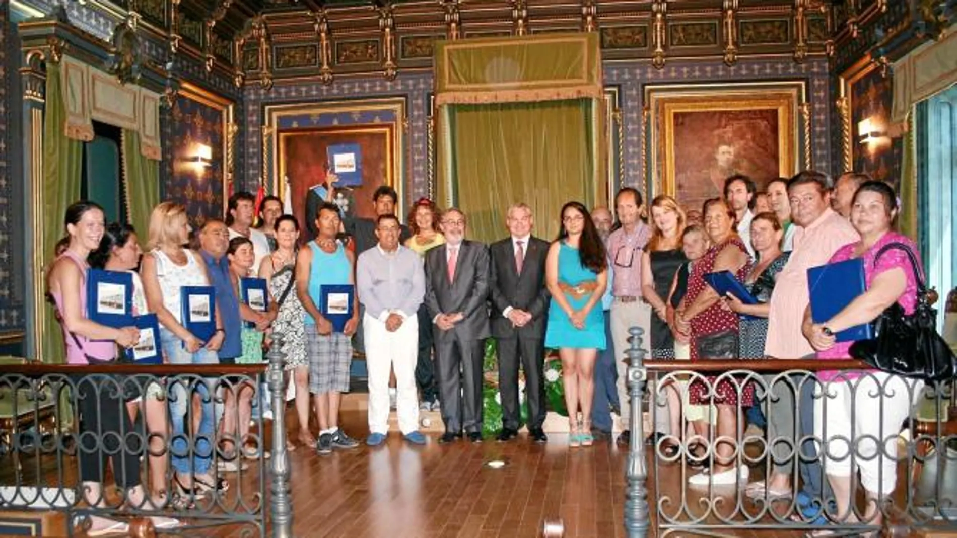 La Comunidad entrega 13 viviendas de promoción pública en Mazarrón