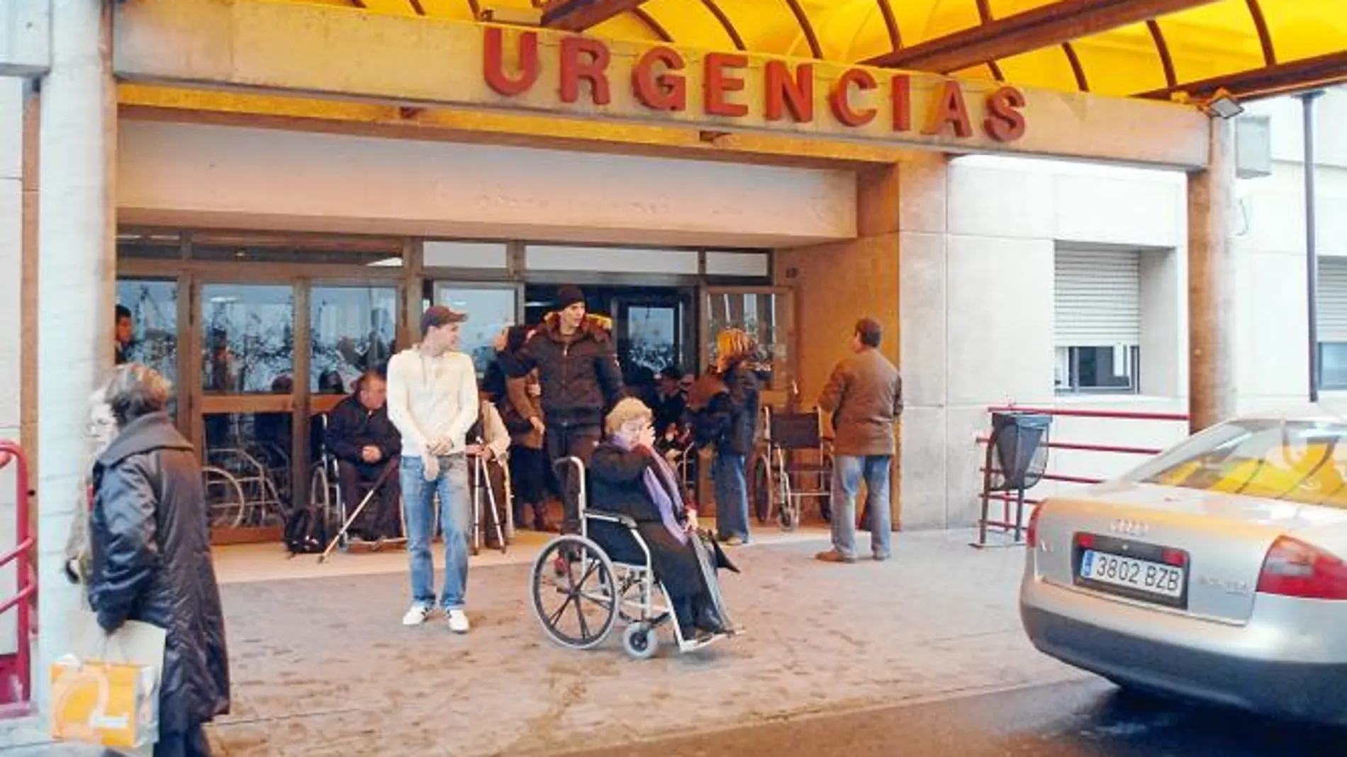 Los enfermeros temen que la exclusión de los «sin papeles» del sistema público sature la atención de emergencia