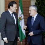 Griñán anuncia recursos ante la Justicia el límite de deuda