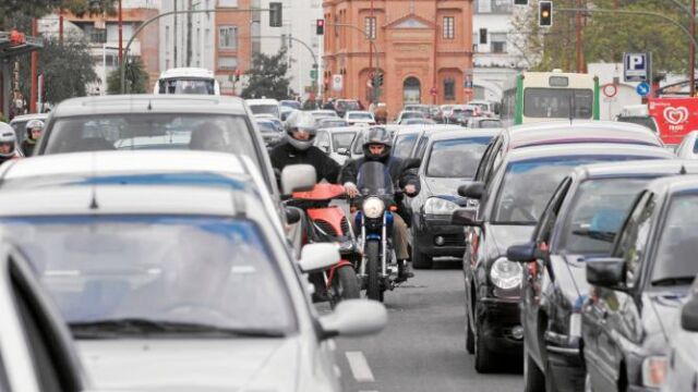 El Consistorio tratará de mejorar la movilidad con medidas como más zona azul, itinerarios peatonales y carriles bus