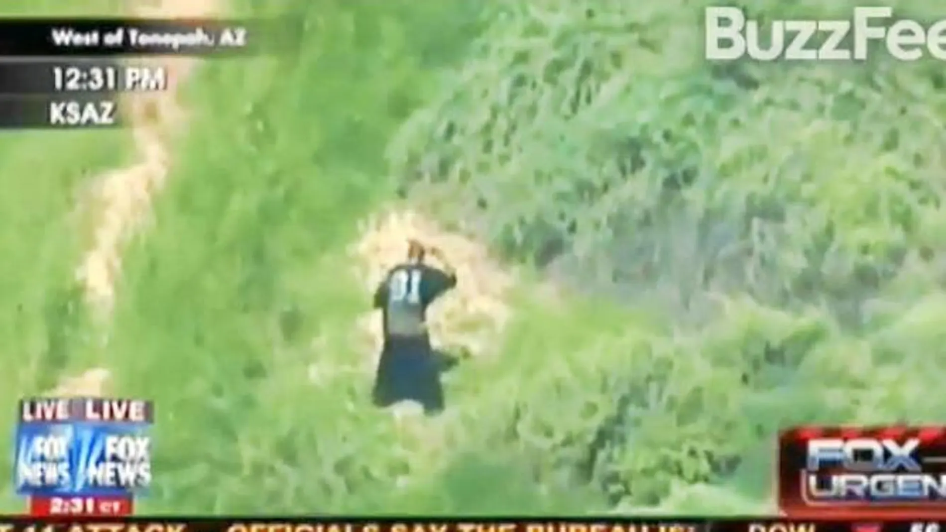 Fox News emitía en directo una persecución policial cuando el sospechoso se bajó del vehículo, corrió a través de un descampado y se quitó la vida ante las cámaras.