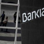 Bankia vende una cartera de créditos de 800 millones a dos fondos «buitres»