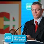 Gallardón apela al «seny» y avisa: «Quienes no respetan la ley no generan respeto»