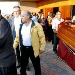 Los familiares de las tres víctimas de Puerto Lumbreras no pudieron aguantar el dolor, tras la celebración de los funerales