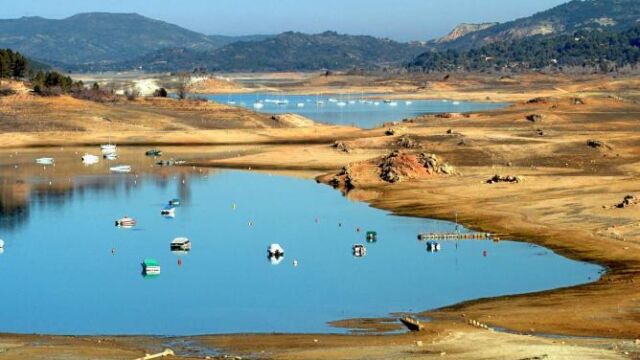 Claver critica que la Ley de Aguas ponga en peligro los trasvases del Tajo y el Ebro