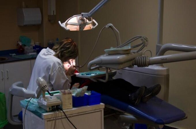 Los colegios de odontólogos de Burgos, Palencia, Soria, Valladolid y Zamora alertan del riesgo que supone retrasar un tratamiento dental