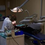 Los colegios de odontólogos de Burgos, Palencia, Soria, Valladolid y Zamora alertan del riesgo que supone retrasar un tratamiento dental