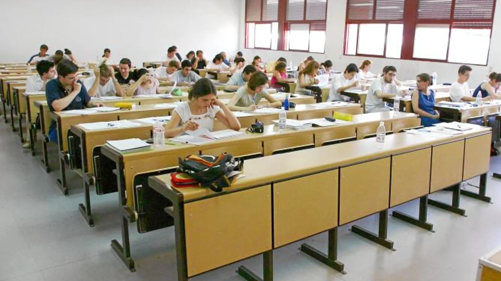 La subida de tasas afectará a 70000 universitarios castellanos y leoneses