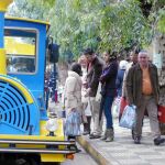 Un tren turístico permite al visitante recorrer la muestra de principio a fin y disfrutar del patrimonio de El Pedroso