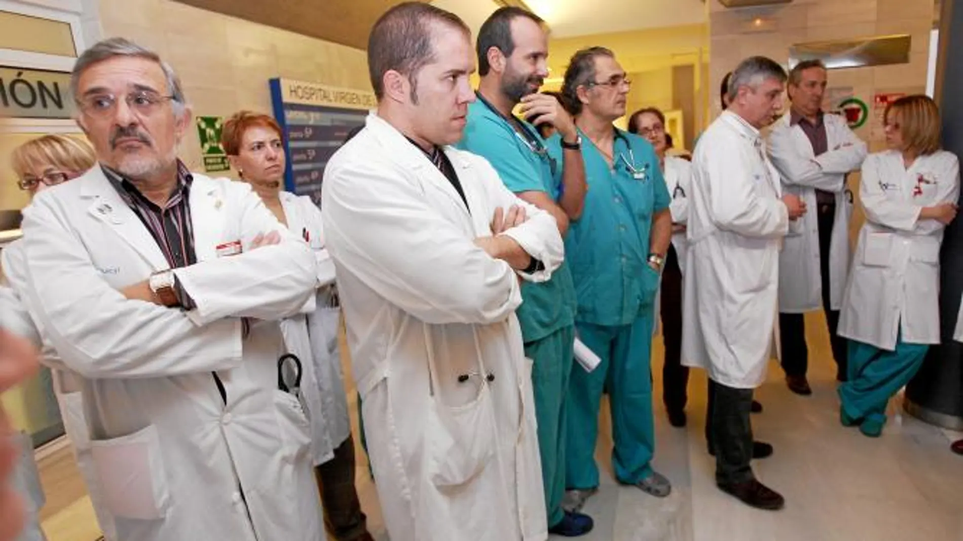 Los médicos convocan una huelga general contra las medidas de la Junta