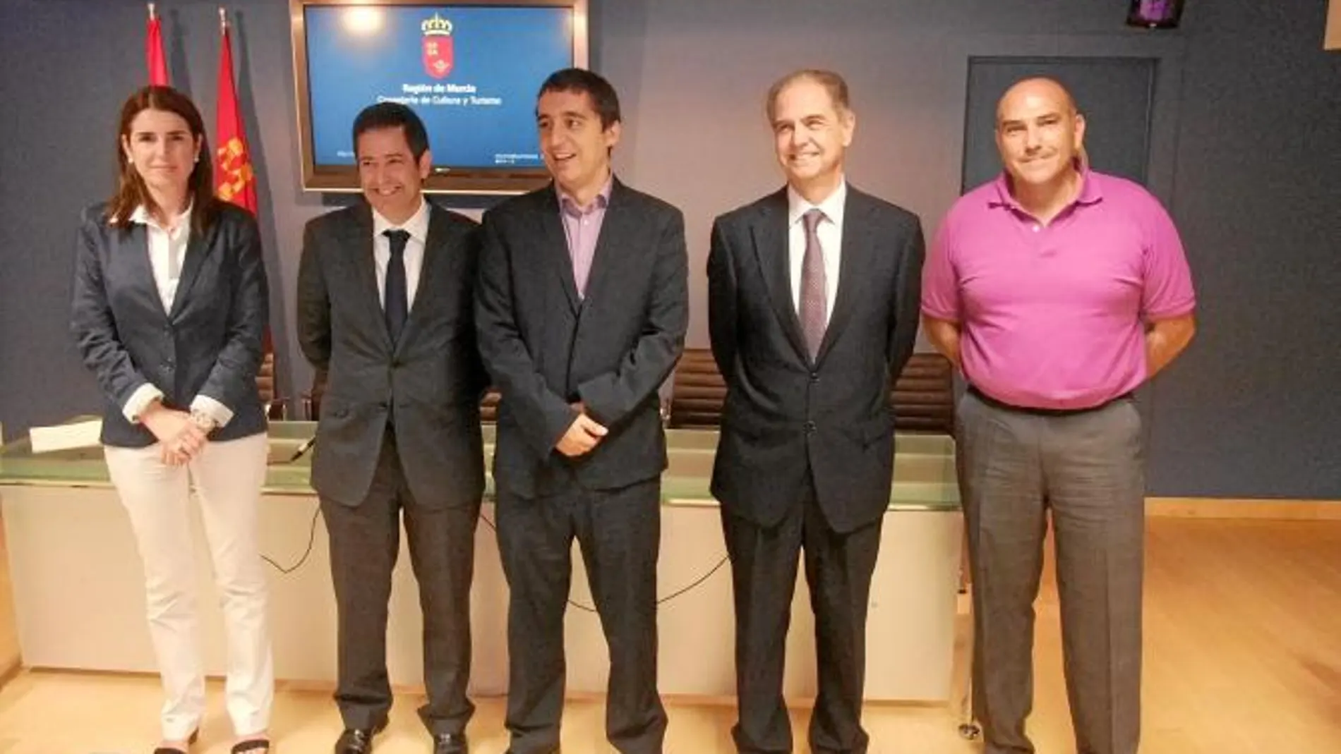 Cruz (centro), en la presentación del portal Murcia Turística