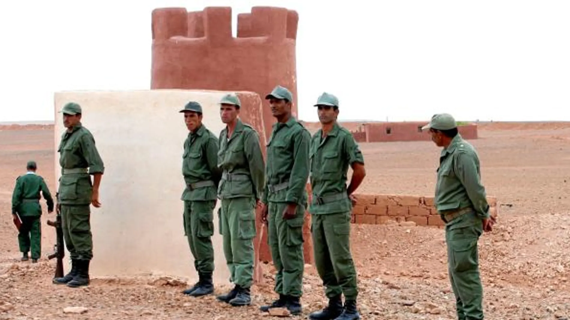 Fuerzas de seguridad marroquíes desplegadas en la frontera con Argelia en una imagen de archivo
