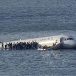 Invitada a la ceremonia la tripulación del avión accidentado en el Hudson