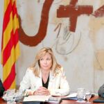 El Govern rebaja un 15% la nómina y la jornada laboral de los interinos