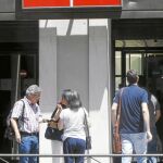 El PSOE bajará hasta un 20% el sueldo de sus empleados