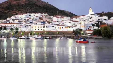 En Sanlúcar el Guadiana es un puente que une a España con Portugal