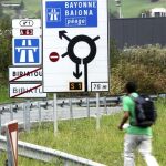 Bildu sustituye el término Francia por Baiona en los carteles de las carreteras