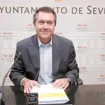  El PSOE denuncia dobles pagos en el plan para los proveedores