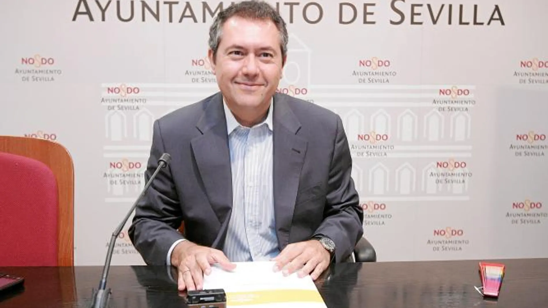 El PSOE denuncia dobles pagos en el plan para los proveedores