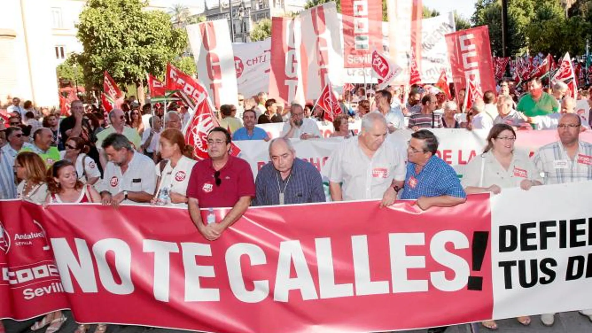 Los sindicatos responden con protestas a los recortes salariales