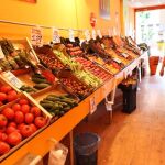 Robos de fruta y piezas de carne para sobrevivir a la crisis
