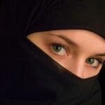 Arabia Saudí esconde a las mujeres de ojos bonitos