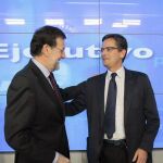 Rajoy saluda al presidente del PP vasco, Antonio Basagoiti