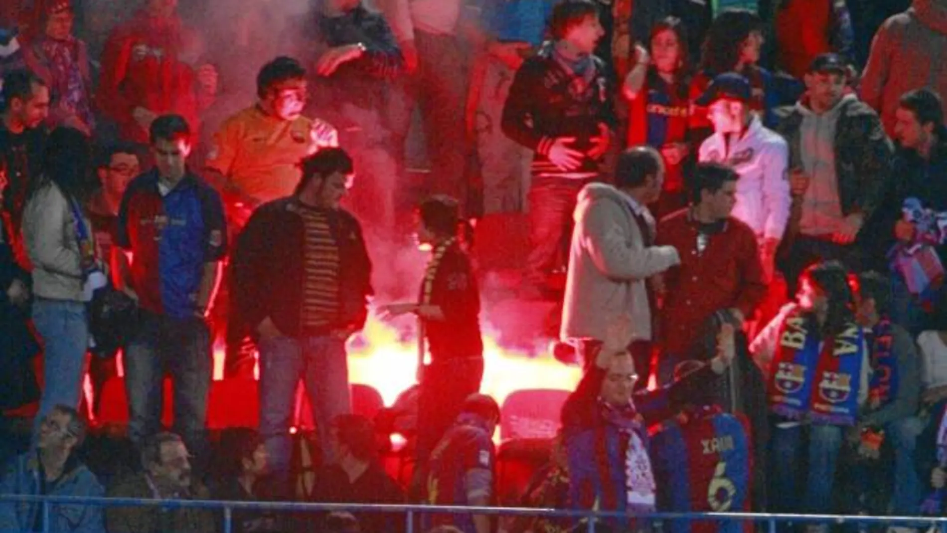 Las bengalas se han cobrado varias vidas en los estadios de fútbol