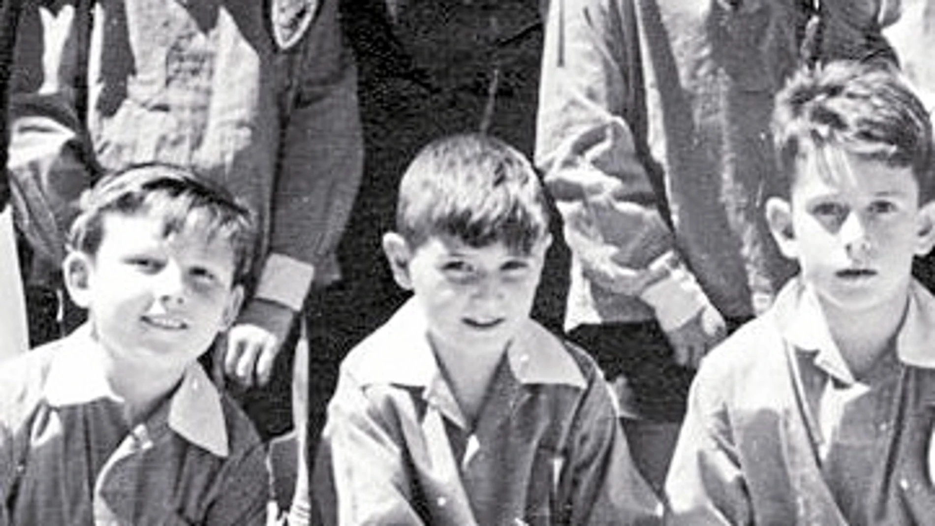 Rubalcaba, de pie, a la izquierda, durante sus años de estudio en el Colegio del Pilar, el mismo que el de Lissavetzky, Solana... y Aznar.