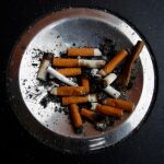La venta de cigarrillos cae un 10 % y crece un 23 % la de cigarros