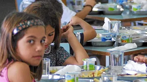 Un 50 por ciento de los niños se benefician de la beca de comedor