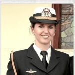 Eva Ara Montojo / Marino y piloto de la Armada Madre de 3 hijos: «Que tu trabajo te facilite guarderías ayuda mucho»