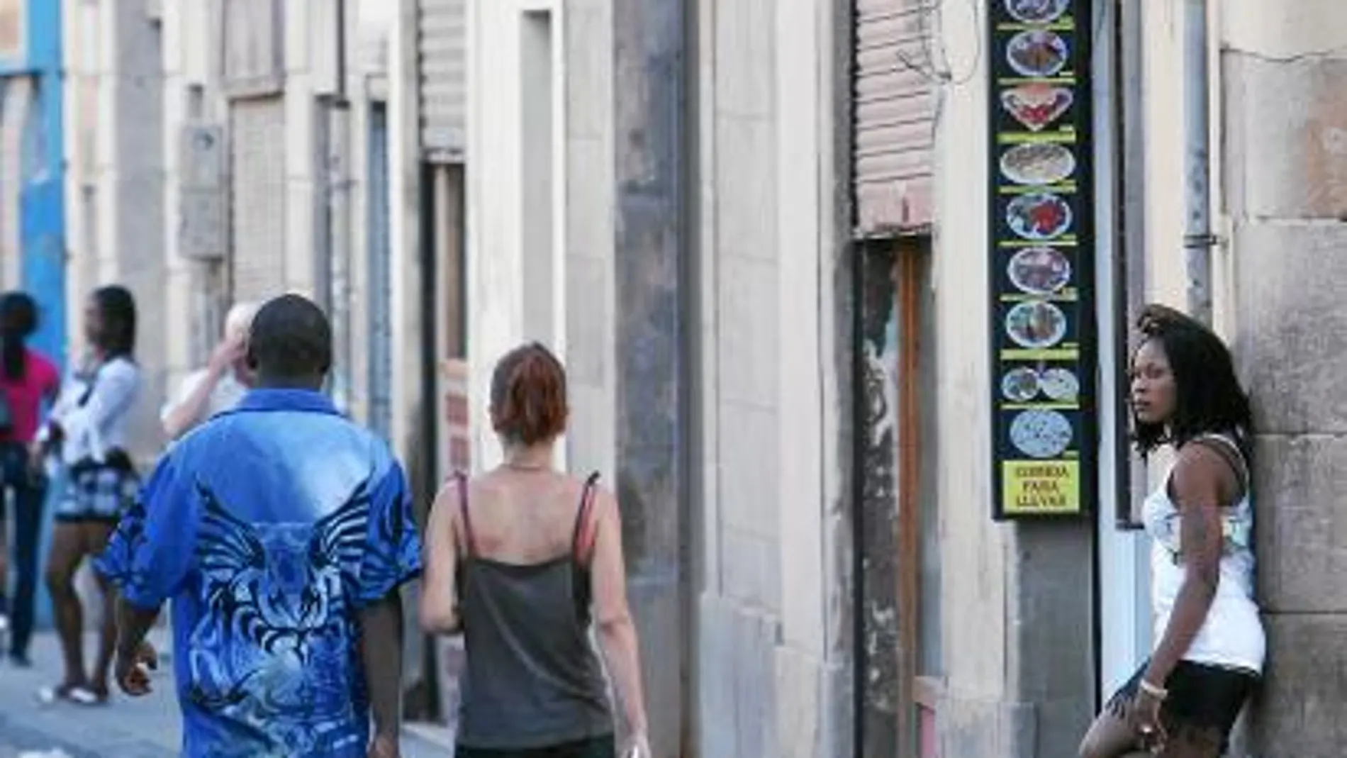Barcelona prohibirá la prostitución en la calle el 1 de agosto