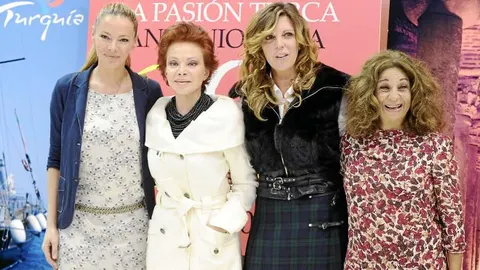 Lolita y Paloma San Basilio festejan «La pasión turca» por Jesús MARIÑAS