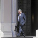 Papademos llegó ayer a Atenas para liderar el nuevo gobierno