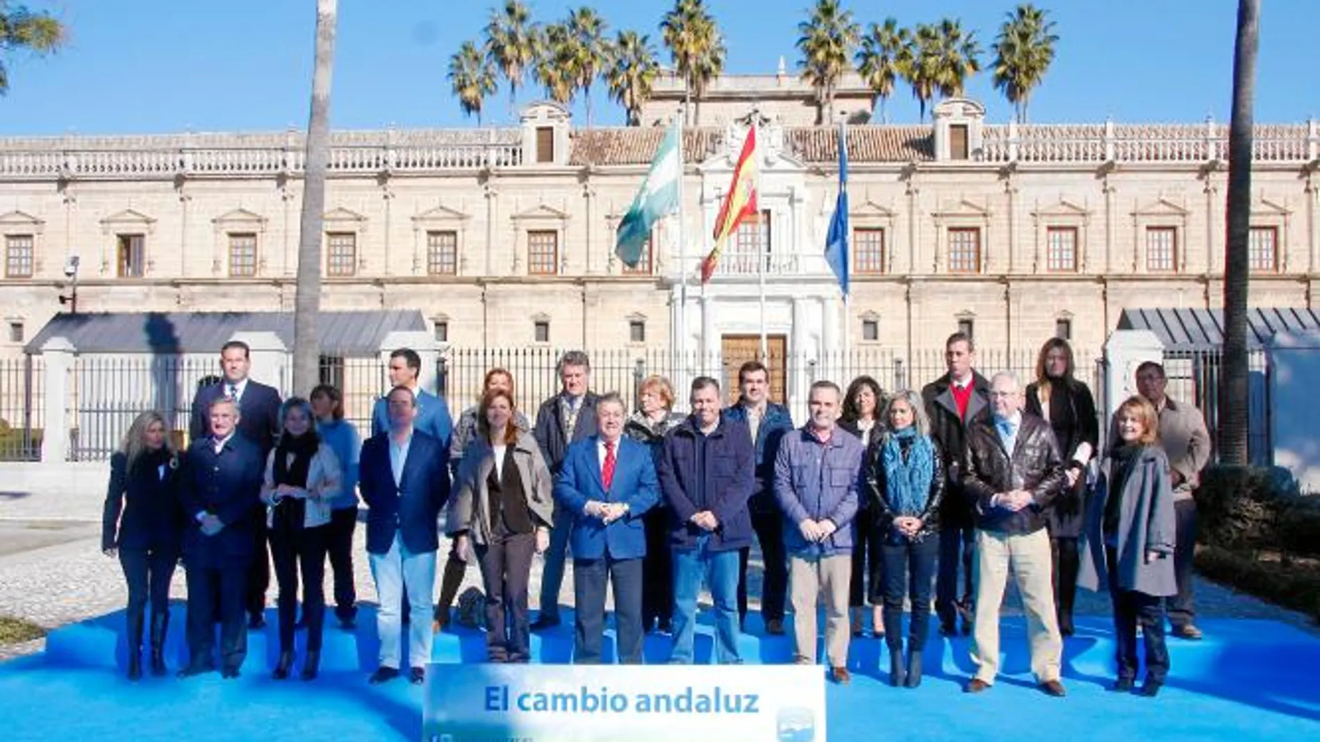 Zoido presenta la «palanca» del PP para sacar al PSOE de la Junta el 25-M