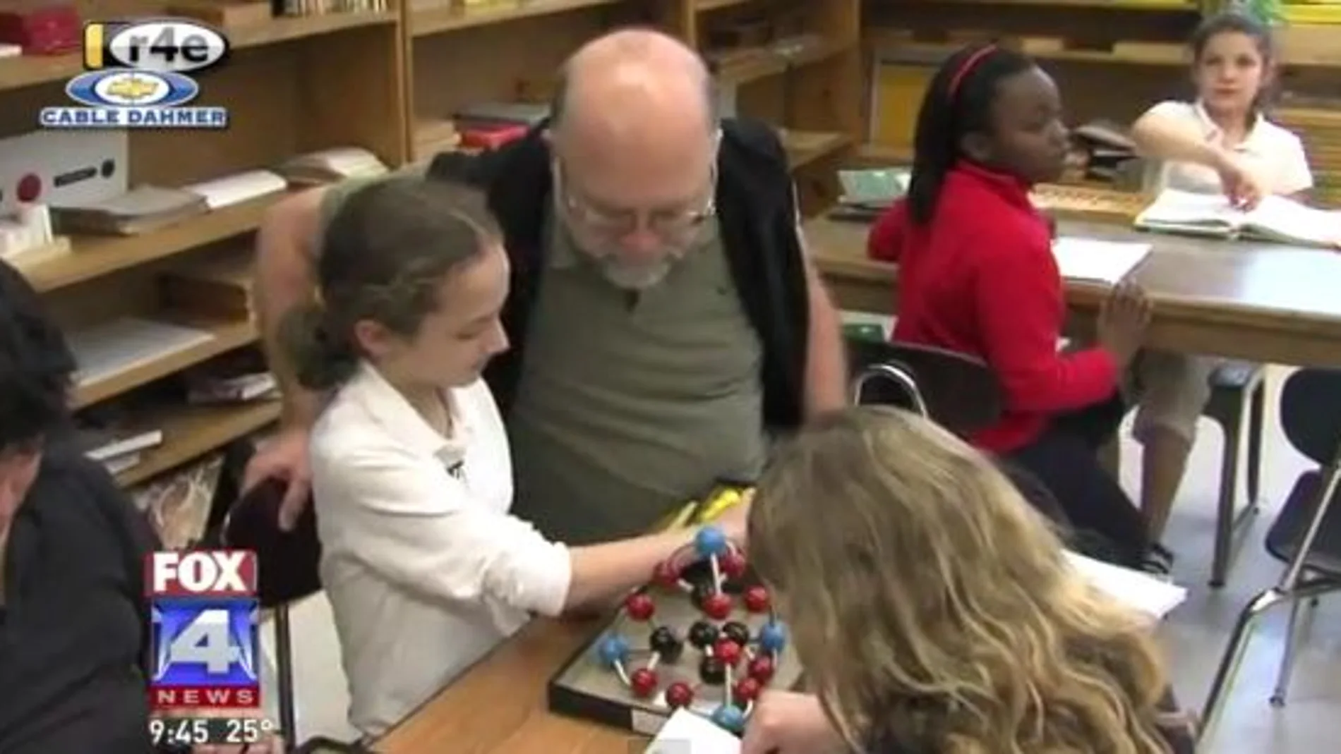 Una niña de 10 años descubre en el colegio una nueva molécula