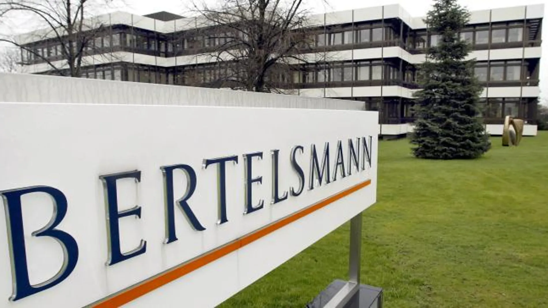 Bertelsmann anuncia la fusión de las editoriales Random House y Penguin Group