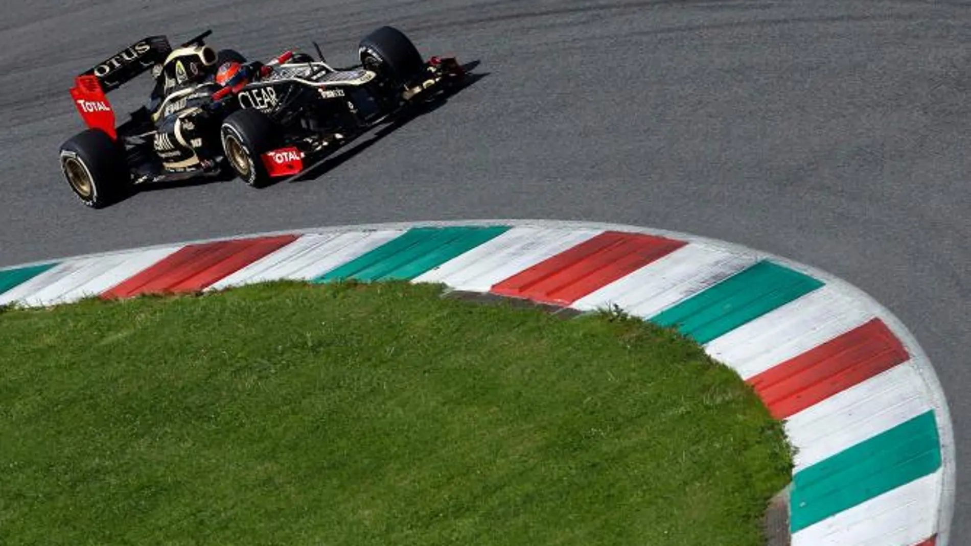 Grosjean líder en último día de ensayos en Mugello delante de Vettel y Alonso