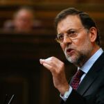 Rajoy: «La economía comenzará a crecer en 2014 y bajaremos los impuestos»